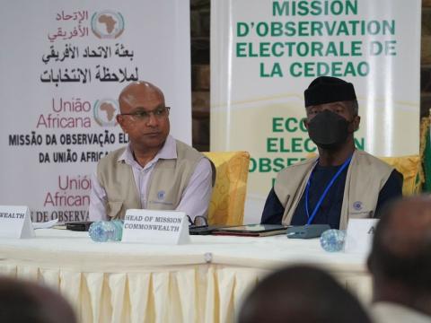 Commonwealth observers Commonwealth observers