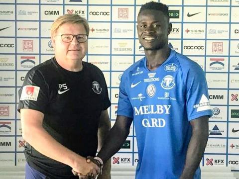 Musa Tombo (R) Musa Tombo (R)
