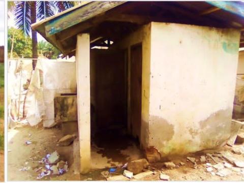 Toilet at the SLMB Primary School Panguma Toilet at the SLMB Primary School Panguma