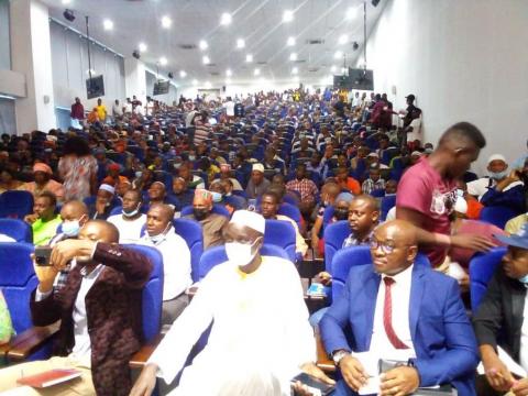 Traders at the meeting with the tax authority Traders at the meeting with the tax authority