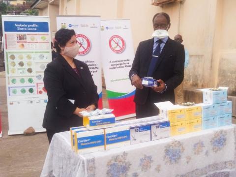 US ambassador, Maria Brewer officially hands over the donated malaria medicines to Minister of Health, Dr Alpha Wurie US ambassador, Maria Brewer officially hands over the donated malaria medicines to Minister of Health, Dr Alpha Wurie