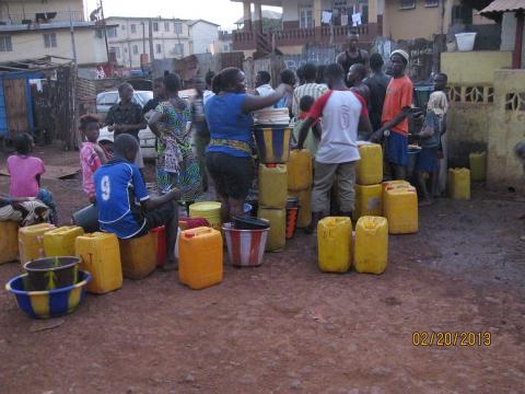 A snapshot of Freetown as residents of Clarence Street struggle for water A snapshot of Freetown as residents of Clarence Street struggle for water